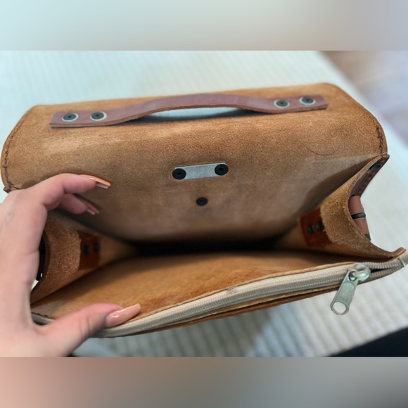 Vintage Leather Backpack - Picture 3 of 7